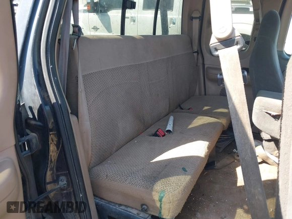 1999 Ford F-150 с VIN 1FTRX17W5XNA42082, выставлен на аукционе IAAI как лот 40599993 с пробегом Не указан миль и . История ставок и продаж доступна на DreamBid. Изображение 8.