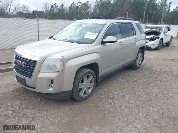 2010 GMC Terrain SLT-1 with VIN 2CTFLFEY9A6379404, listed as a IAAI auction lot 41523901 with 223,097 mi miles. Bid and sale history available at carsss.com. Image 2.