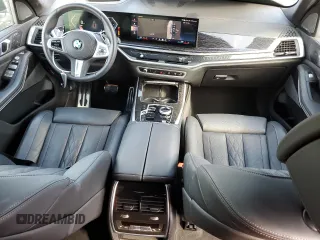 2024 BMW X7 xDrive40i with VIN 5UX23EM08R9V96201, listed as a Copart auction lot 44180435 with 6,809 mi miles and Salvage Title. Bid and sale history available at carsss.com. Image 8.