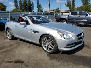 2015 Mercedes-Benz SLK 250 z VIN WDDPK4HA9FF103541, wystawiony jako Copart lot #44326815 z przebiegiem 34 522 mil mil oraz Nie do naprawy • Non repairable. Historia ofert i sprzedaży dostępna na DreamBid. Obrazek 4.
