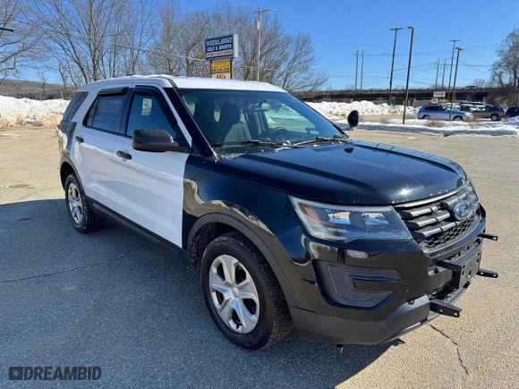 2018 Ford Police Interceptor Utility with VIN 1FM5K8AR4JGA32224, listed as a Copart auction lot 50917365 with 121,565 mi miles and Clean Title. Bid and sale history available at carsss.com. Image 1.