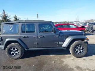 2018 Jeep Wrangler Unlimited Sport S with VIN 1C4HJXDG0JW166601, listed as a IAAI auction lot 41650217 with 30,319 mi miles. Bid and sale history available at carsss.com. Image 13.