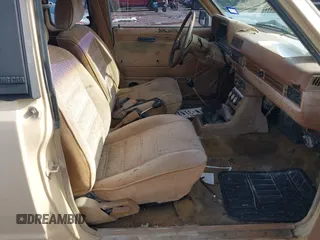 1984 Datsun 720 z VIN JN6ND06Y4EW011429, wystawiony jako IAAI lot #42358221 z przebiegiem 148 916 mil mil oraz . Historia ofert i sprzedaży dostępna na DreamBid. Obrazek 5.