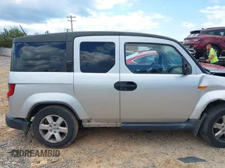 2010 Honda Element EX z VIN 5J6YH1H7XAL003727, wystawiony jako IAAI lot #42192550 z przebiegiem 178 024 mil mil oraz . Historia ofert i sprzedaży dostępna na DreamBid. Obrazek 13.