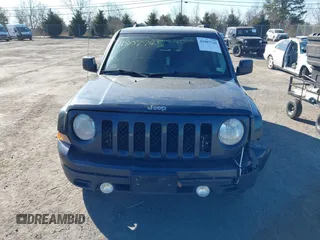 2014 Jeep Patriot Latitude with VIN 1C4NJRFB0ED693359, listed as a IAAI auction lot 41807745 with 172,183 mi miles. Bid and sale history available at carsss.com. Image 12.