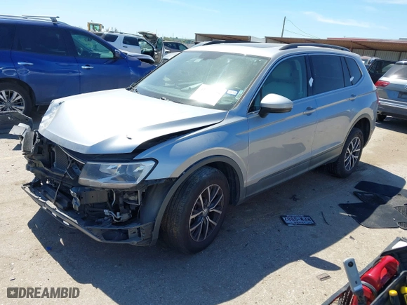 2019 Volkswagen Tiguan SE with VIN 3VV3B7AX5KM195140, listed as a IAAI auction lot 41803748 with 116,898 mi miles. Bid and sale history available at carsss.com. Image 17.