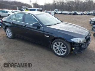 2013 BMW 5 Series 528i xDrive with VIN WBAXH5C54DD107785, listed as a IAAI auction lot 41781348 with 80,086 mi miles. Bid and sale history available at carsss.com. Image 1.