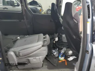 2005 Chrysler Town & Country Touring with VIN 2C4GP54L15R400125, listed as a Copart auction lot 46932135 with 94,034 mi miles and Non Repairable. Bid and sale history available at carsss.com. Image 11.