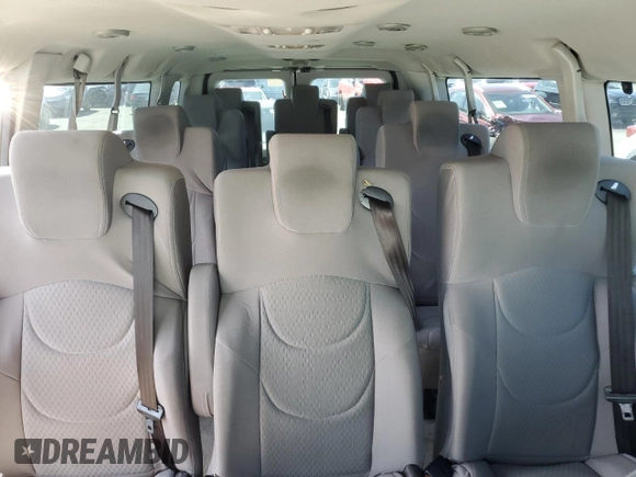 2014 Ford Econoline Passenger XL z VIN 1FBSS3BL7EDB04033, wystawiony jako Copart lot #48813185 z przebiegiem 328 267 mil mil oraz Szkoda całkowita • Salvage title. Historia ofert i sprzedaży dostępna na DreamBid. Obrazek 10.