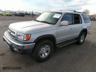 2000 Toyota 4Runner SR5 with VIN JT3GN86R5Y0138699, listed as a IAAI auction lot 41910813 with 188,852 mi miles. Bid and sale history available at carsss.com. Image 2.
