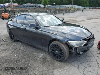2013 BMW 3 Series 328i xDrive z VIN WBA3B5C51DF593458, wystawiony jako Copart lot #64755635 z przebiegiem 88 820 mil mil oraz Szkoda całkowita • Salvage title. Historia ofert i sprzedaży dostępna na DreamBid. Obrazek 4.