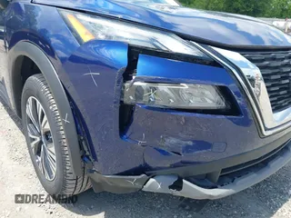 2023 Nissan Rogue SV z VIN 5N1BT3BA7PC900311, wystawiony jako IAAI lot #42330809 z przebiegiem 32 212 mil mil oraz . Historia ofert i sprzedaży dostępna na DreamBid. Obrazek 6.