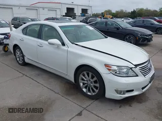2012 Lexus LS 460 z VIN JTHBL5EF8C5110360, wystawiony jako IAAI lot #41721492 z przebiegiem 79 646 mil mil oraz . Historia ofert i sprzedaży dostępna na DreamBid. Obrazek 1.