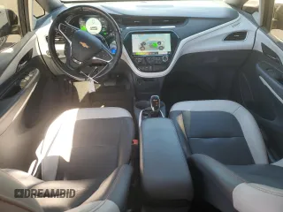 2020 Chevrolet Bolt EV Premier z VIN 1G1FZ6S02L4131727, wystawiony jako Copart lot #52995245 z przebiegiem 32 397 mil mil oraz Szkody całkowita. Historia ofert i sprzedaży dostępna na DreamBid. Obrazek 8.