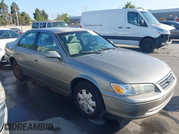 2000 Toyota Camry CE with VIN 4T1BG22K3YU004252, listed as a IAAI auction lot 42130158 with 236,104 mi miles and . Bid and sale history available at carsss.com. Image 1.