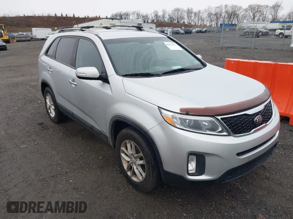 2015 Kia Sorento LX with VIN 5XYKTDA68FG582720, listed as a IAAI auction lot 41872473 with 242,994 mi miles. Bid and sale history available at carsss.com. Image 1.