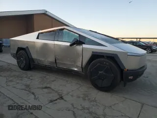 2024 Tesla Cybertruck z VIN 7G2CEHED6RA003275, wystawiony jako Copart lot #89005955 z przebiegiem 10 456 mil mil oraz Szkoda całkowita • Salvage title. Historia ofert i sprzedaży dostępna na DreamBid. Obrazek 4.