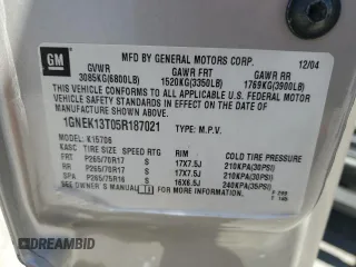 2005 Chevrolet Tahoe Z71 z VIN 1GNEK13T05R187021, wystawiony jako Copart lot #57180025 z przebiegiem 135 572 mil mil oraz Szkoda całkowita • Salvage title. Historia ofert i sprzedaży dostępna na DreamBid. Obrazek 13.