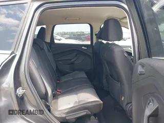 2017 Ford Escape SE z VIN 1FMCU0GD1HUE71410, wystawiony jako IAAI lot #42026516 z przebiegiem 173 804 mil mil oraz . Historia ofert i sprzedaży dostępna na DreamBid. Obrazek 8.