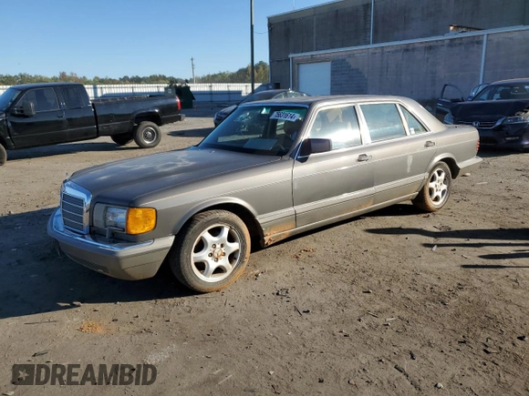 1989 Mercedes-Benz 560 with VIN WDBCA39D1KA429080, listed as a Copart auction lot 75631614 with 178,048 mi miles and Salvage Title. Bid and sale history available at DreamBid. Image 1.