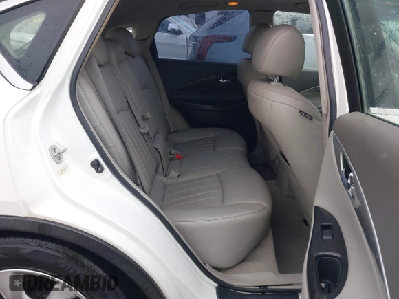 2008 Infiniti EX Journey with VIN JNKAJ09E68M302556, listed as a IAAI auction lot 41981076 with 160,197 mi miles. Bid and sale history available at carsss.com. Image 8.