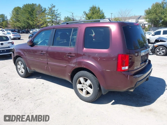2011 Honda Pilot EX with VIN 5FNYF4H45BB063910, listed as a IAAI auction lot 41893578 with 221,918 mi miles. Bid and sale history available at carsss.com. Image 3.