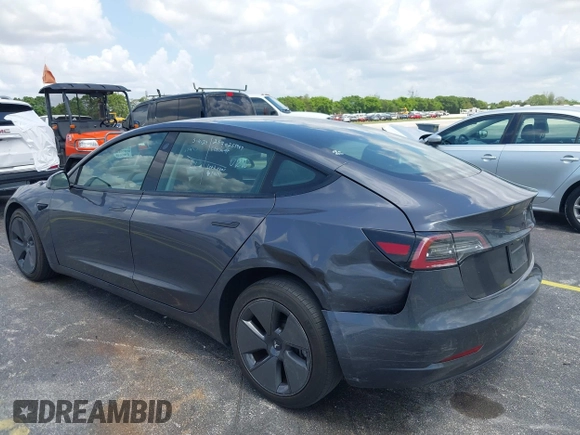 2023 Tesla Model 3 z VIN 5YJ3E1EA3PF435158, wystawiony jako IAAI lot #42356031 z przebiegiem 41 408 mil mil oraz . Historia ofert i sprzedaży dostępna na DreamBid. Obrazek 6.