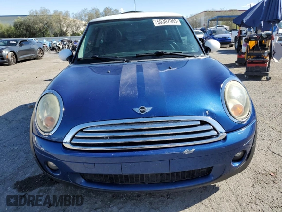 2009 MINI Hardtop z VIN WMWMF33539TW72829, wystawiony jako Copart lot #55307945 z przebiegiem 136 288 mil mil oraz Szkody całkowita. Historia ofert i sprzedaży dostępna na DreamBid. Obrazek 5.