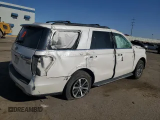 2018 Ford Expedition XLT with VIN 1FMJU1JT5JEA39237, listed as a Copart auction lot 52947615 with 113,676 mi miles and Salvage title. Bid and sale history available at DreamBid. Image 3.