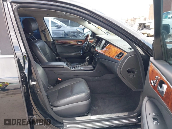 2016 Hyundai Equus Signature with VIN KMHGH4JHXGU101564, listed as a IAAI auction lot 42210676 with 117,052 mi miles and . Bid and sale history available at DreamBid. Image 5.