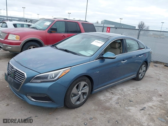 2016 Hyundai Sonata Hybrid Limited with VIN KMHE34L1XGA009748, listed as a IAAI auction lot 41848222 with 84,558 mi miles. Bid and sale history available at carsss.com. Image 17.