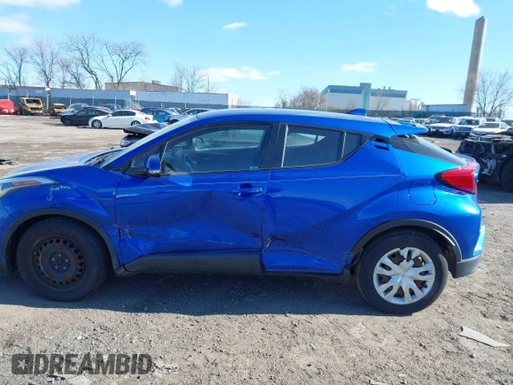 2019 Toyota C-HR XLE with VIN NMTKHMBX7KR082505, listed as a IAAI auction lot 41639520 with 37,475 mi miles. Bid and sale history available at carsss.com. Image 6.