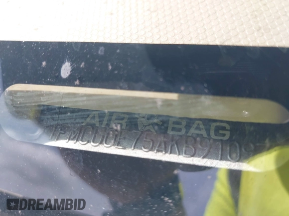 2010 Ford Escape Limited с VIN 1FMCU0E75AKB91097, выставлен на аукционе IAAI как лот 42488263 с пробегом 201 551 миль миль и . История ставок и продаж доступна на DreamBid. Изображение 9.