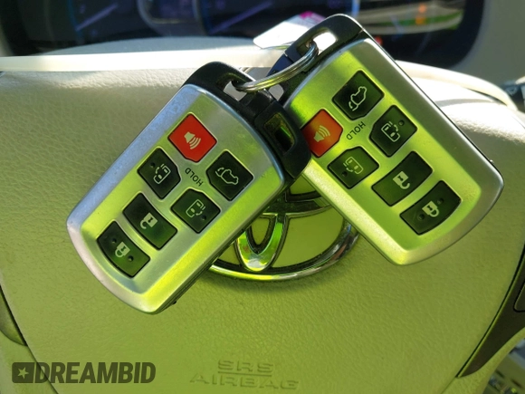 2013 Toyota Sienna XLE AAS с VIN 5TDYK3DC9DS382857, выставлен на аукционе IAAI как лот 42653901 с пробегом 118 790 миль миль и . История ставок и продаж доступна на DreamBid. Изображение 11.