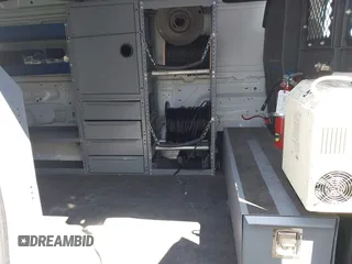 2008 Ford Econoline Cargo Commercial z VIN 1FTNE24L08DB53392, wystawiony jako IAAI lot #42557523 z przebiegiem 138 282 mil mil oraz . Historia ofert i sprzedaży dostępna na DreamBid. Obrazek 8.