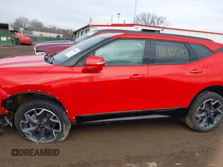 2022 Chevrolet Blazer RS z VIN 3GNKBKRS8NS172965, wystawiony jako IAAI lot #41610547 z przebiegiem 43 333 mil mil oraz . Historia ofert i sprzedaży dostępna na DreamBid. Obrazek 14.