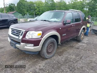 2007 Ford Explorer Eddie Bauer с VIN 1FMEU74867UA96850, выставлен на аукционе IAAI как лот 42342510 с пробегом 265 583 миль миль и . История ставок и продаж доступна на DreamBid. Изображение 2.