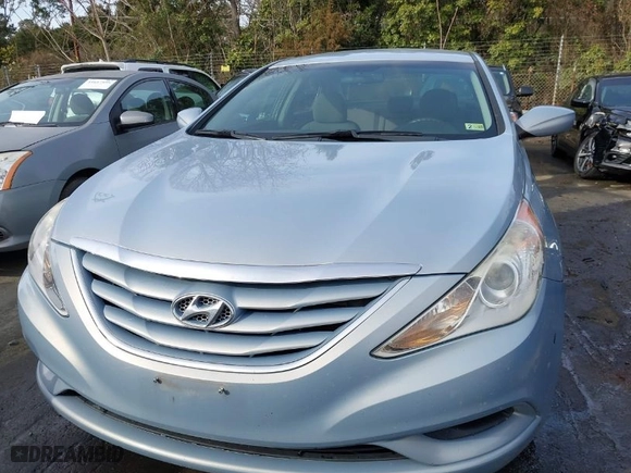 2011 Hyundai Sonata GLS PZEV with VIN 5NPEB4AC3BH120221, listed as a IAAI auction lot 41575151 with 98,804 mi miles. Bid and sale history available at carsss.com. Image 12.