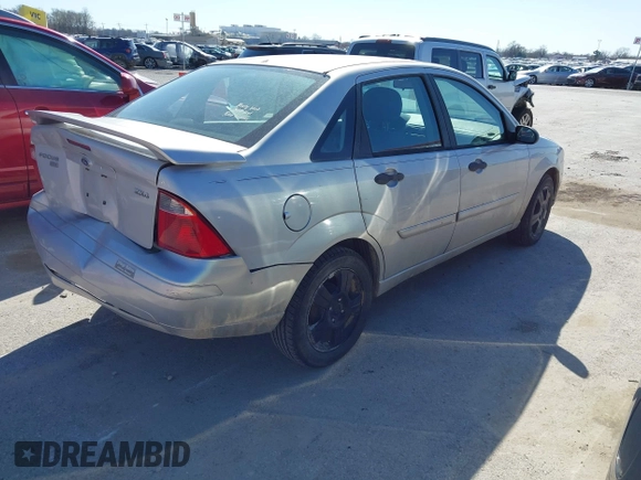 2006 Ford Focus S with VIN 1FAHP34N56W197930, listed as a IAAI auction lot 41842290 with 269,935 mi miles and . Bid and sale history available at carsss.com. Image 4.
