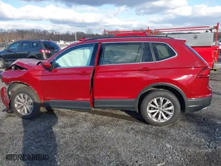 2018 Volkswagen Tiguan SEL with VIN 3VV3B7AX1JM076161, listed as a IAAI auction lot 40931210 with 106,916 mi miles. Bid and sale history available at carsss.com. Image 15.