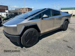 2024 Tesla Cybertruck z VIN 7G2CEHED4RA007048, wystawiony jako Copart lot #59535265 z przebiegiem 19 154 mil mil oraz Tytuł czysty. Historia ofert i sprzedaży dostępna na DreamBid. Obrazek 1.