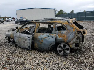 2016 Jeep Cherokee Altitude with VIN 1C4PJLCB1GW165685, listed as a Copart auction lot 86119524 with 0 mi miles and Non Repairable. Bid and sale history available at carsss.com. Image 2.