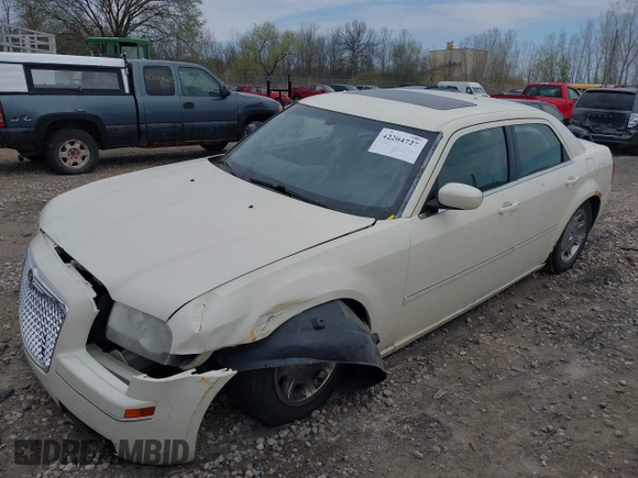 2006 Chrysler 300 Touring with VIN 2C3KA53G16H520826, listed as a IAAI auction lot 42204727 with 247,771 mi miles and . Bid and sale history available at carsss.com. Image 2.