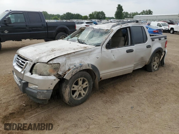 2007 Ford Explorer Sport Trac XLT z VIN 1FMEU51807UA22414, wystawiony jako Copart lot #61463125 z przebiegiem 212 871 mil mil oraz Czysty tytuł • Clean title. Historia ofert i sprzedaży dostępna na DreamBid. Obrazek 1.