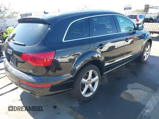 2007 Audi Q7 4.2L Premium with VIN WA1EV74L77D069608, listed as a IAAI auction lot 41679714 with 129,954 mi miles. Bid and sale history available at carsss.com. Image 4.
