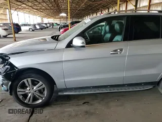 2014 Mercedes-Benz M 350 z VIN 4JGDA5HB2EA270667, wystawiony jako Copart lot #56003115 z przebiegiem 110 964 mil mil oraz Szkoda całkowita • Salvage title. Historia ofert i sprzedaży dostępna na DreamBid. Obrazek 13.