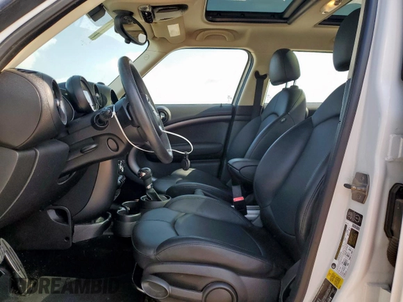 2015 MINI Countryman S с VIN WMWZC3C59FWT03482, выставлен на аукционе Copart как лот 56914825 с пробегом 63 851 миль миль и Списание • Salvage title. История ставок и продаж доступна на DreamBid. Изображение 7.