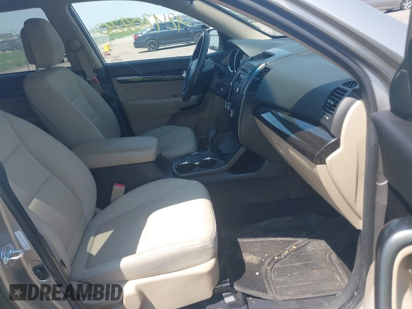 2013 Kia Sorento LX with VIN 5XYKTCA62DG422033, listed as a IAAI auction lot 42420920 with 88,708 mi miles and . Bid and sale history available at DreamBid. Image 5.