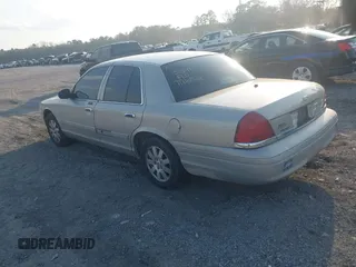 2007 Ford Crown Victoria LX с VIN 2FAFP74V07X151541, выставлен на аукционе IAAI как лот 41474660 с пробегом 249 127 миль миль и . История ставок и продаж доступна на DreamBid. Изображение 3.