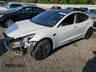 2021 Tesla Model 3 Standard Range Plus z VIN 5YJ3E1EA3MF855031, wystawiony jako Copart lot #51135295 z przebiegiem 41 488 mil mil oraz Szkody całkowita. Historia ofert i sprzedaży dostępna na DreamBid. Obrazek 1.